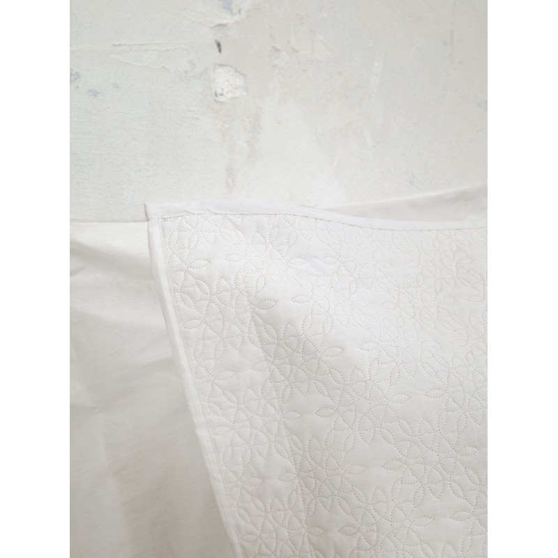 7-piece Florence Ivory Nima Home Blanket Set